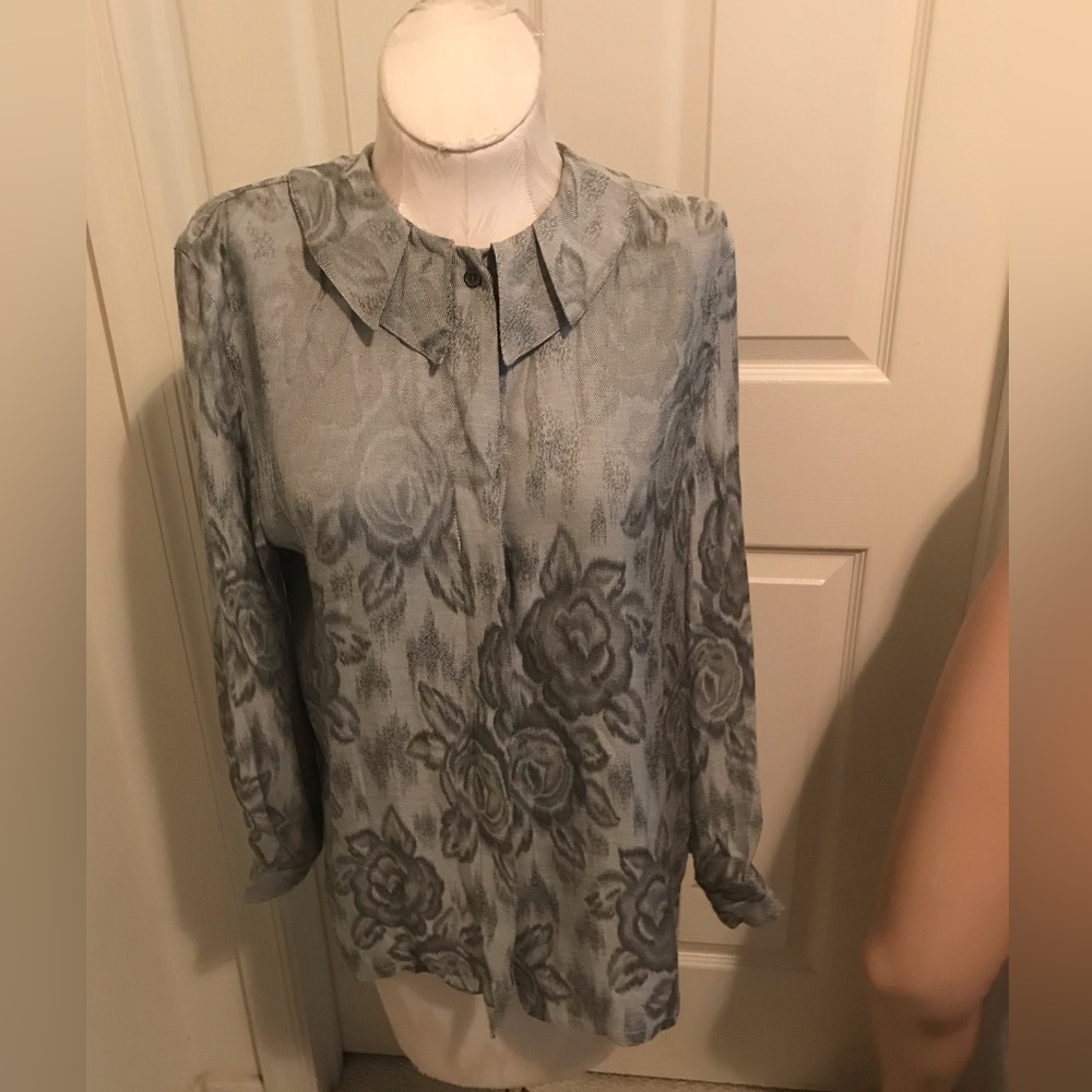 Mondi blouse grey/silver size 38 long sleeve fabulous collar